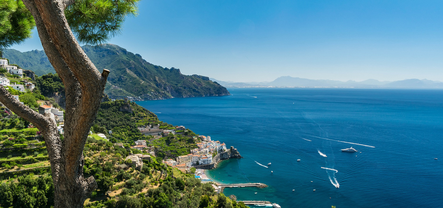 Naples superyacht charter with vineyards and luxury boats
